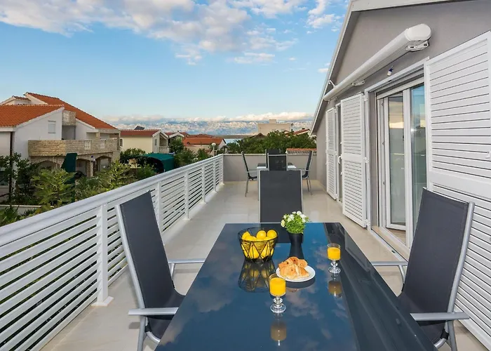 Kosic 3 By Interhome Vir