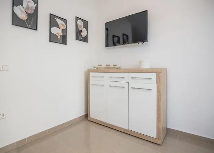 Apartman Kosic 3 By Interhome
