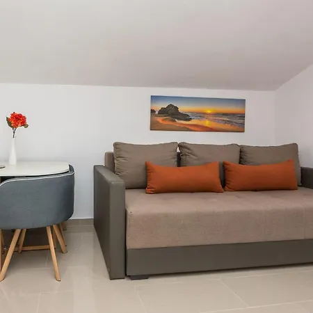 Kosic 3 By Interhome