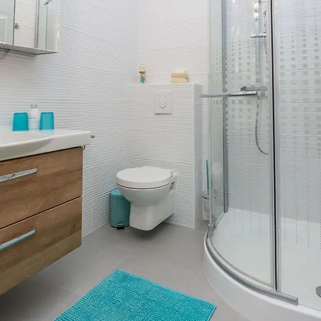 Kosic 3 By Interhome Vir